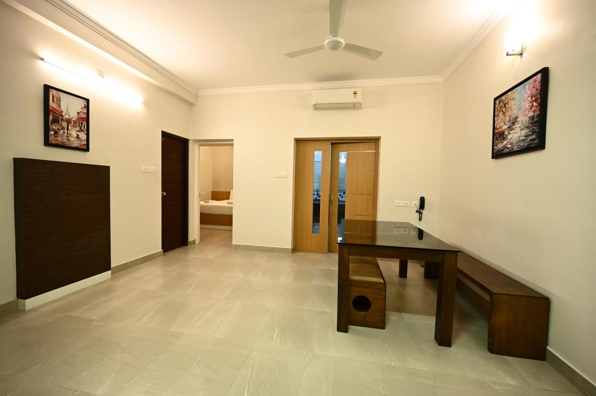 Castilo Inn Hotel Apartments Kochi Exterior photo